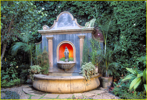 77 Antigua - courtyard 1
