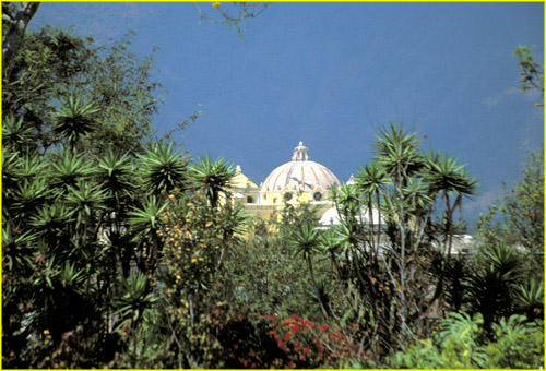 72 Antigua - La Merced church seen from Las Capuchinas
