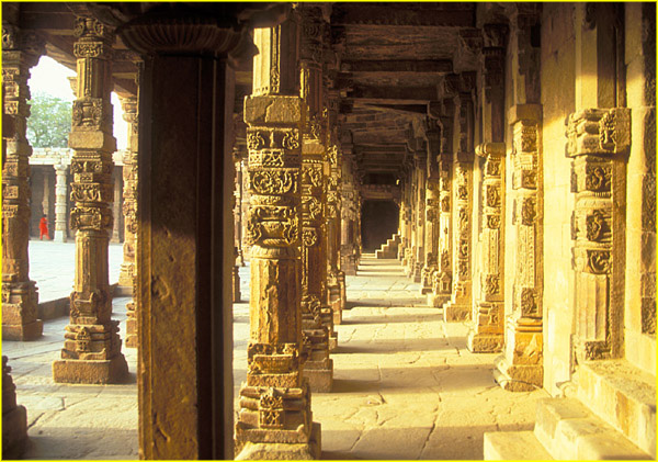 60 -Quitb Minar Colonade