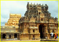 03-Thanjavur 2 gopuras