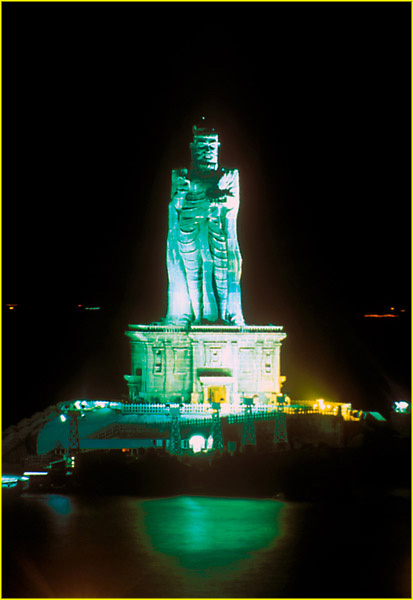 024a Statue of Thiruvalluvar