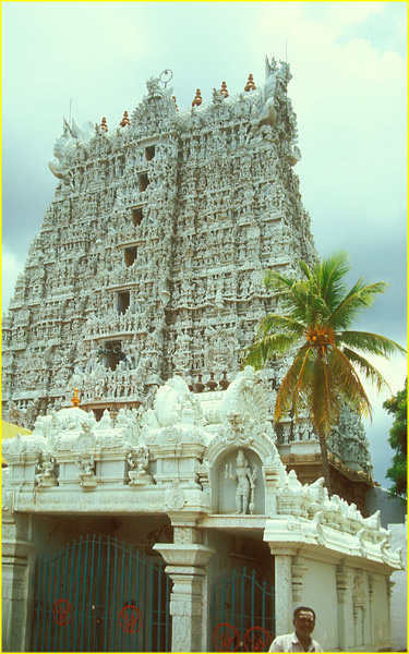 026a Suchindram gopura