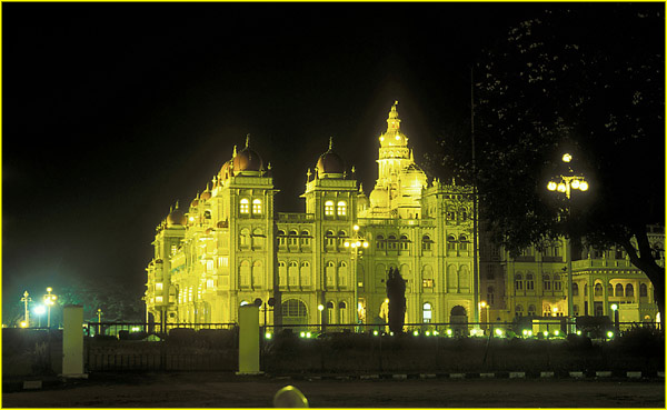 039b Mysore at night