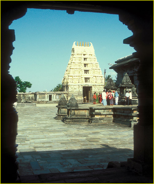 041e Belur gopura