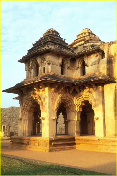 046a Lotus Mahal