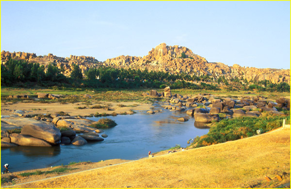 051a Landscape near Hampi