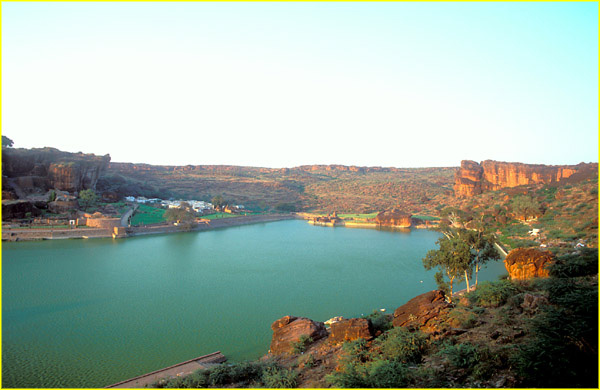 053b Badami panorama