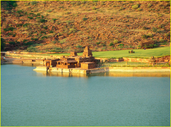 054a Badami panorama 1