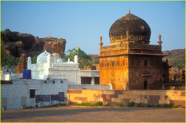 054d Badami temples