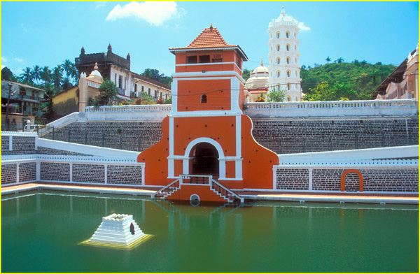 056a Shri Mangesh temple