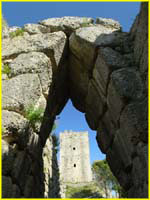 19 Civitavecchia (near Arpino, Lazzio) - cyclopean wall with pointed arch gateway 