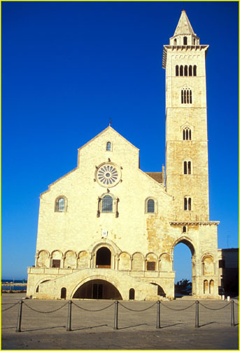 22c Trani Duomo (Cathedral) at sunset