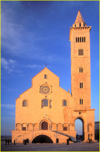 22d Trani Duomo (Cathedral) at dusk